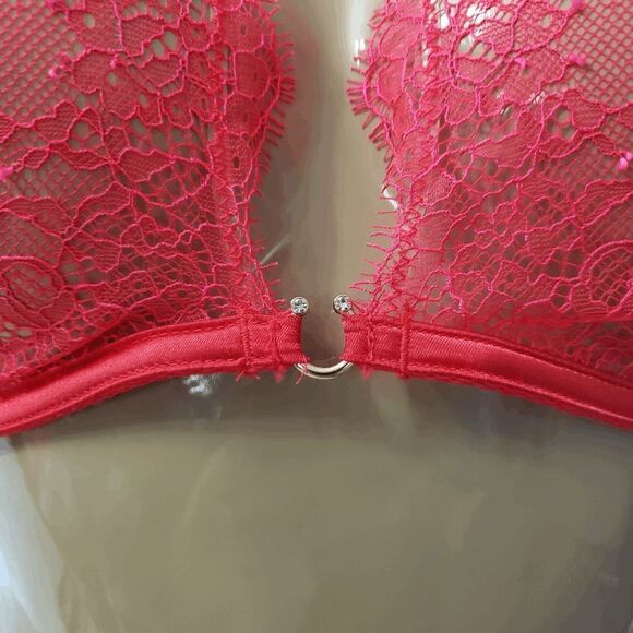Victoria's Secret High Neck Bra - Picture 5 of 5